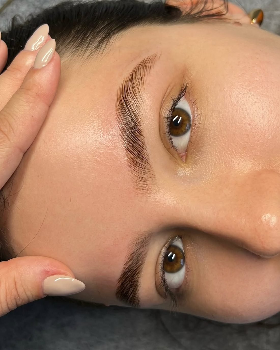 Sobrancelhas com brow lamination